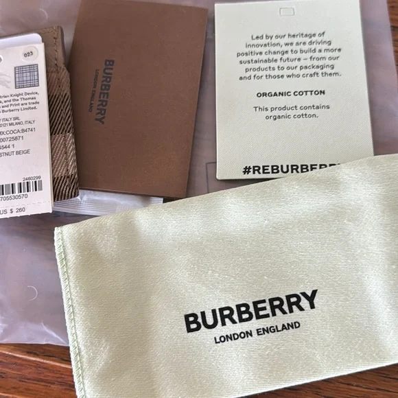 BURBERRY Card Holder! NEW CONDITION with tags and dust bag! - Picture 9 of 11